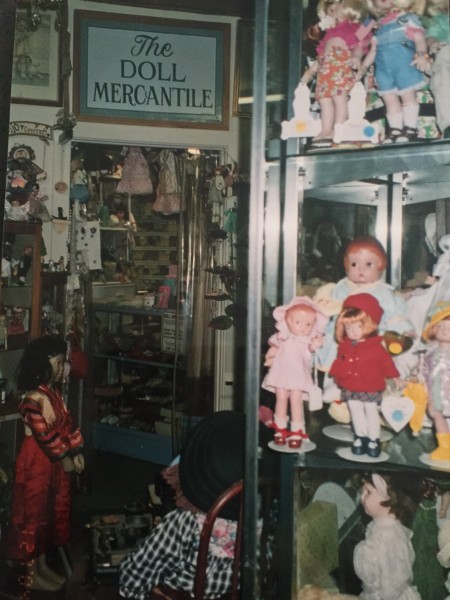 where can i sell antique dolls